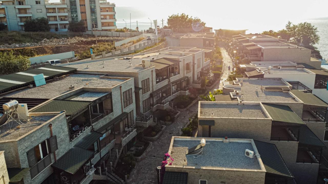 Villa Amos At Aquamarine Residence Vlore Exterior photo